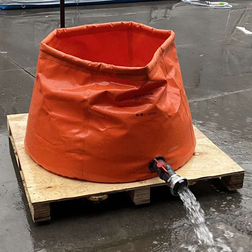 自升式儲(chǔ)水袋